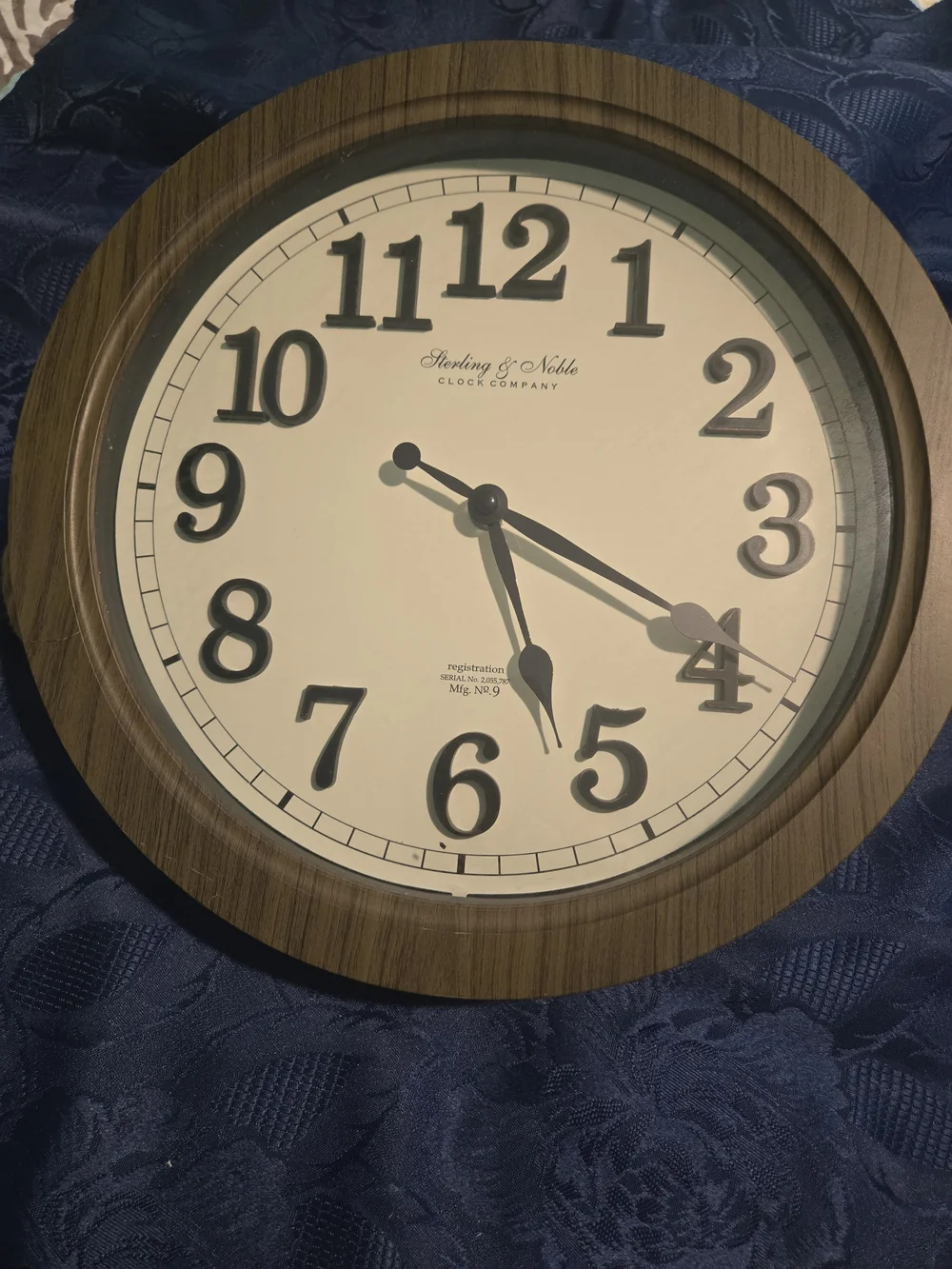 Vintage-Style Rope Hanging Wall Clock - Brown